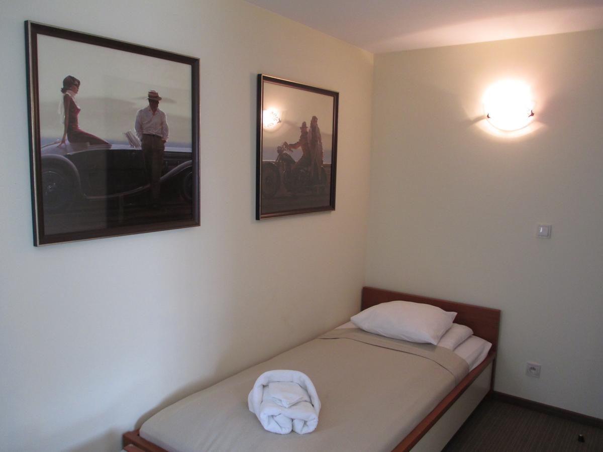 U Agaty Hotel Кросно Екстериор снимка